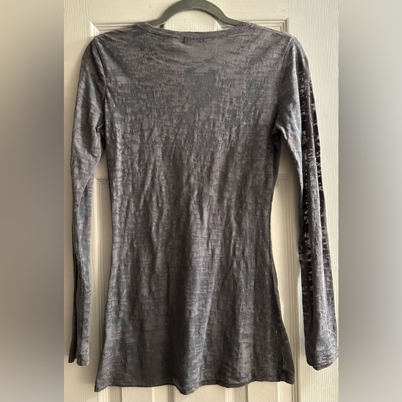 Seven7 Women's Gray Long Sleeve Top - Picture 5 of 5